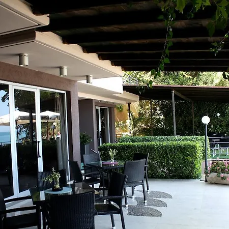 Ambasador Влёра